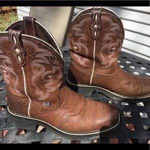 Justin Gypsy square toe boots